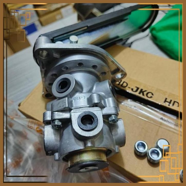 [HNI] PEDAL REM FUSO BRAKE VALVE MITSUBISHI FUSO
