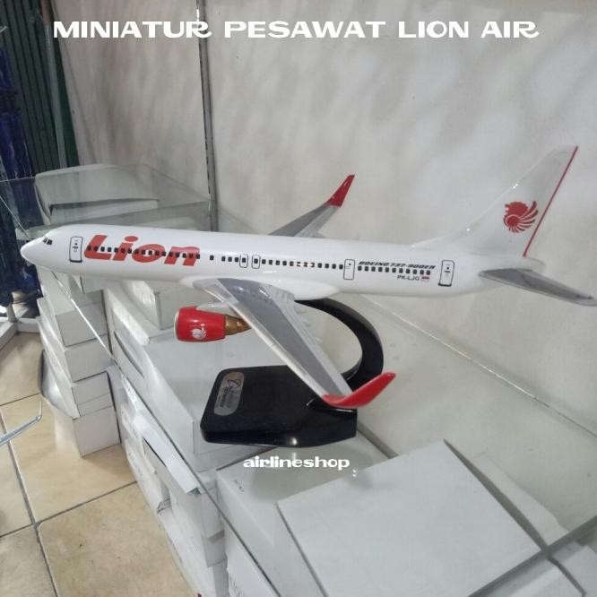 Miniatur Pesawat Lion Air , Lion Max Tail Batik Air Boeing 737-900Er