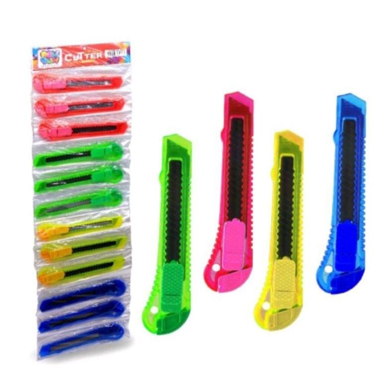 

Pisau Cutter Besar Bening Isi 12 Pcs