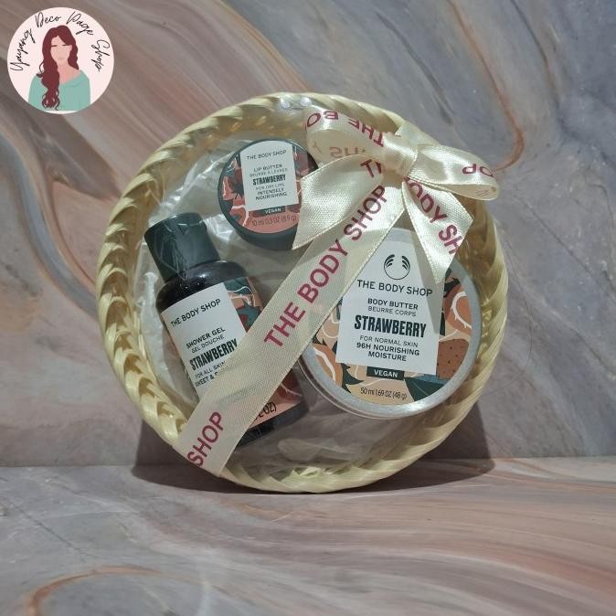 

the body shop strawberry gift paket seserahan kado hampers lebaran