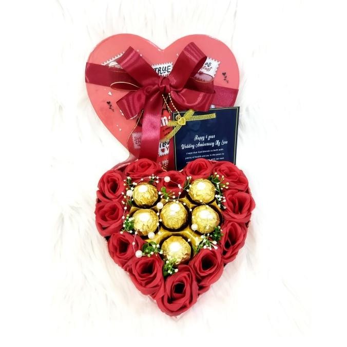 

Love box buket bunga coklat Ferrero rocher Terlaris