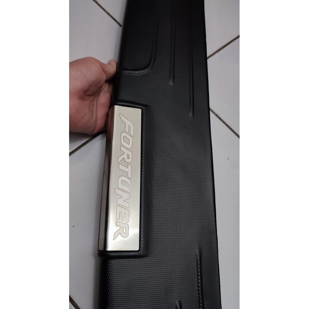 sillplate belakang fortuner 2004-2015 hitam murah