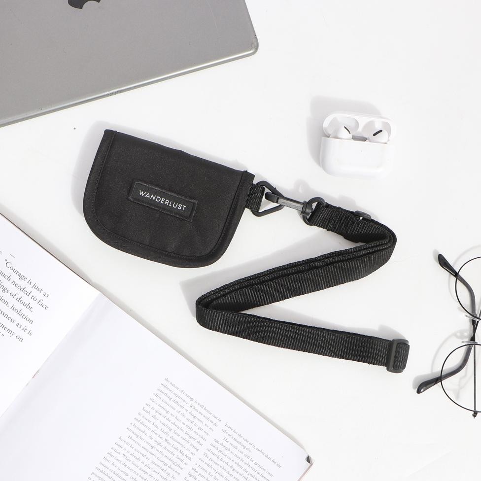 

Wanderlust Hanging Lanyard Wallet Gantungan ID Card Bolza
