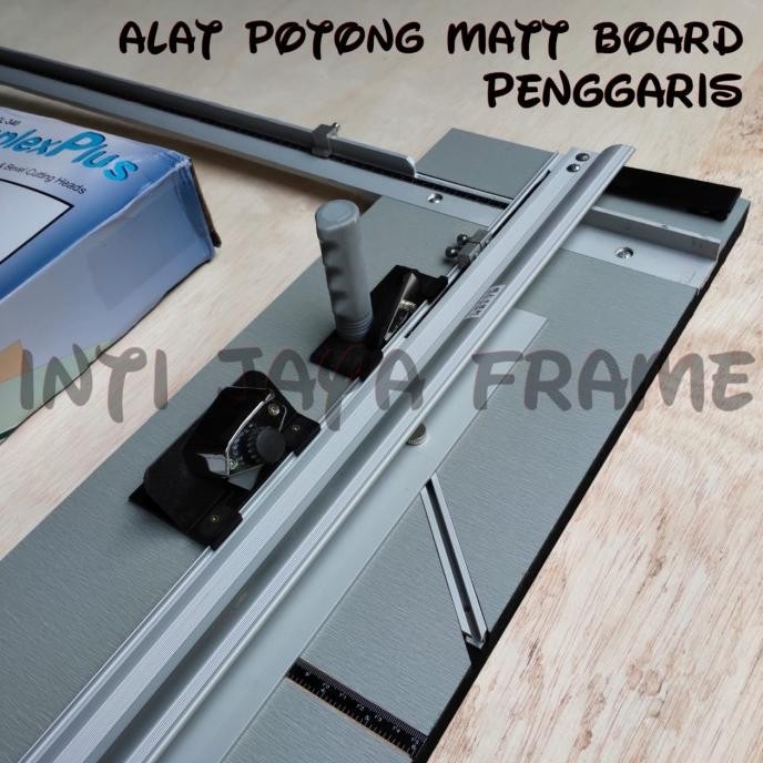 

Bisa Spk! Alat Potong Matt Board Penggaris