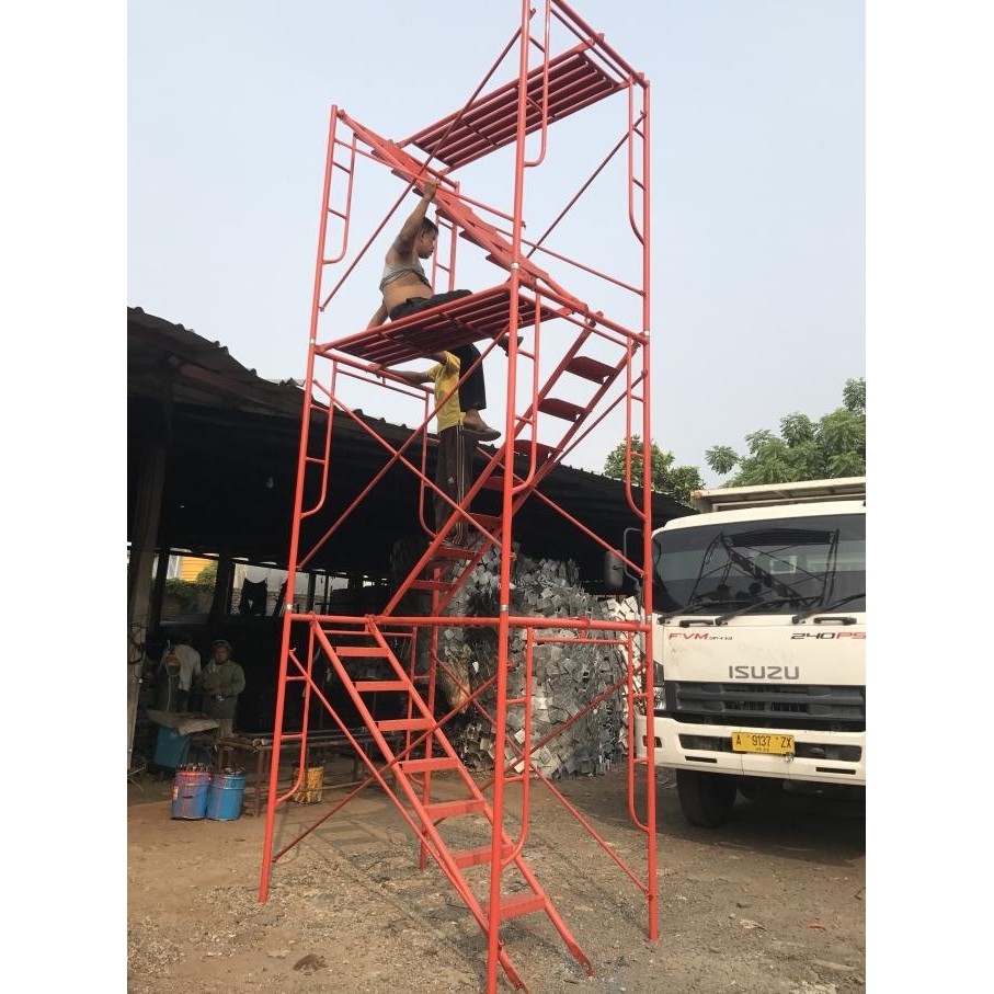 Tangga / stair scaffolding steger