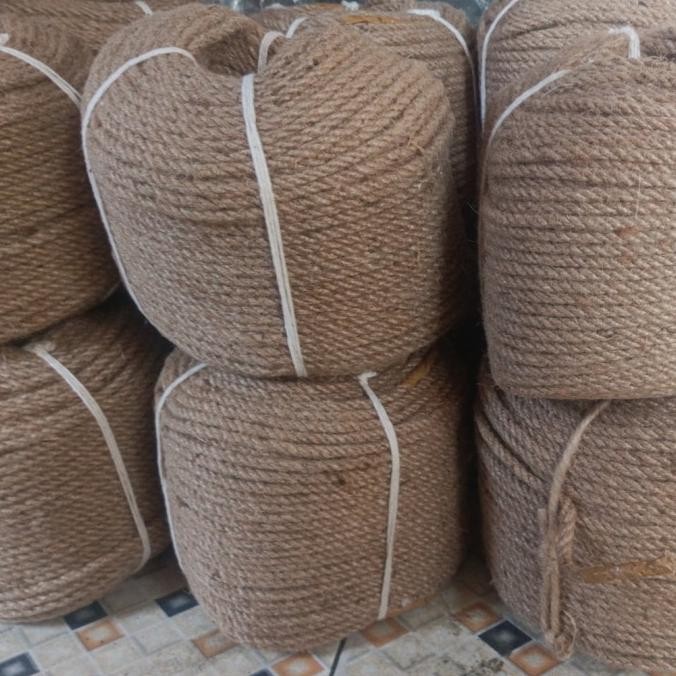

Tali Tambang Goni Natural 6Mm Rollan (Isi 125 Yard ) New Stok
