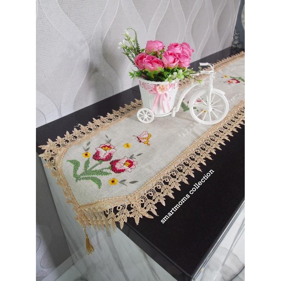 Grosir Taplak Meja Makan Renda Strimin / Taplak Meja Panjang Tv Renda Tulip Krem Pink Kain