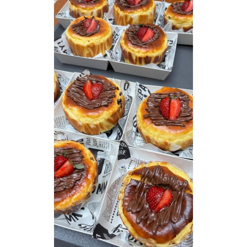 

Burnt Cheese Cake & Mix Brownies