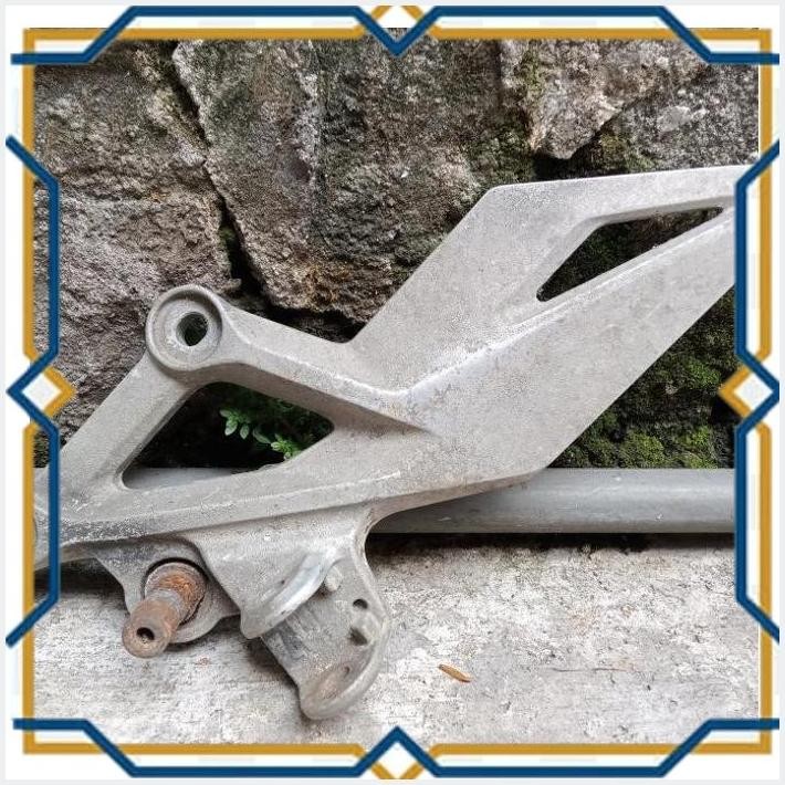 [SML] POSTEP FOSTEP DEPAN KIRI HONDA CBR 150 R FACELIFT K45G ORIGINAL
