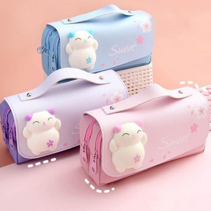 

KOTAK PENSIL SQUISHY / TEMPAT ALAT TULIS BONEKA SQUISHY / SQUISHY / TEMPAT PERALATAN SEKOLAH