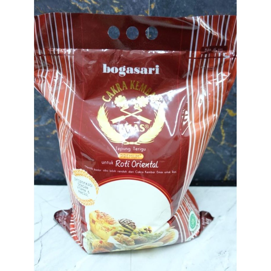

Grosir Cakra Kembar Emas Roti Oriental Satu Sak (5Kg)