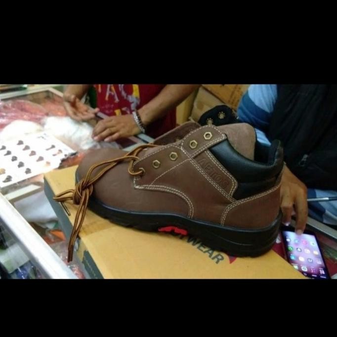 Miliki Sepatu Safety Aetos Mercury