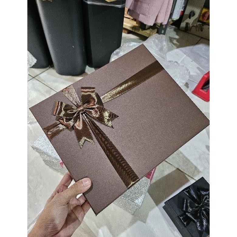 

KOTAK KADO HADIAH SPESIAL HARDBOX HAMPERS CUSTOM SIZE v. 3