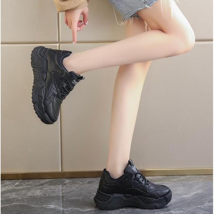 Sale 1874 Sepatu Sneakers Wanita Sekolah Olahraga Sport Hitam Putih Karet Casual