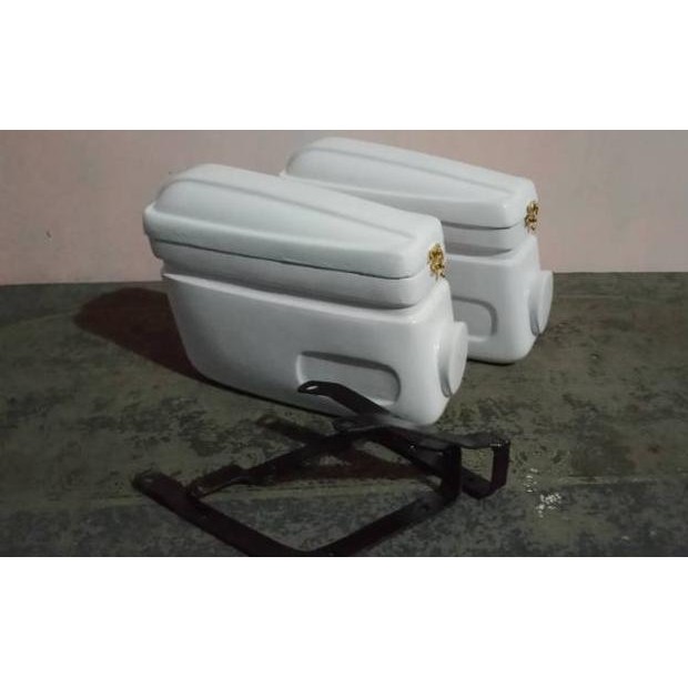Bagasi samping motor atau side box