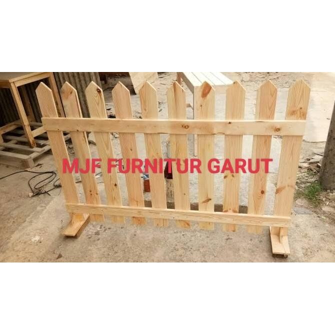 Pagar kayu/Pagar rumah kayu/penyekat Taman/pagar kayu minimalis ukuran 100x7x100cm Pagar kayu barby 