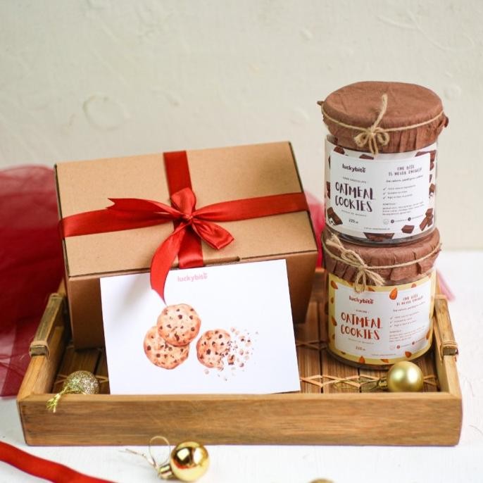 

Hampers / Gift Box / Kado - Cookies 2 Jar + Greeting Card + Pita
