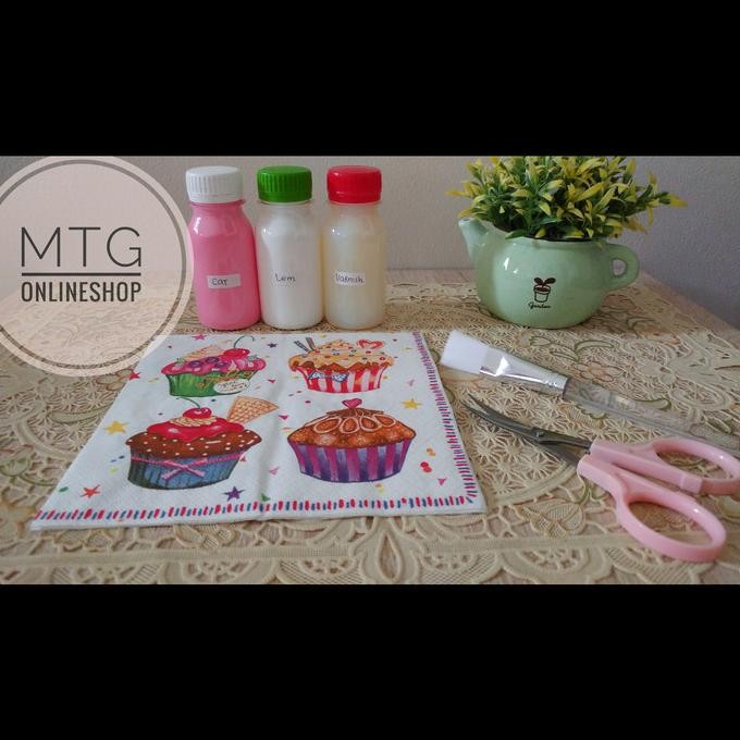 

Paket Decoupage / Staterkit Bahan Decoupage Tissue Motif, Lem, Varnish Best Seller