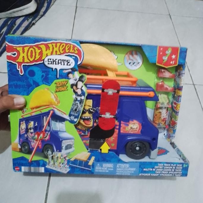 mainan hot wheels skate park tony hawk taco truck play case ORI mattel