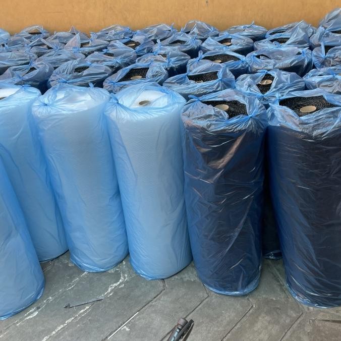 

tersedia bubble wrap 125cmx50m warna bening / hitam bungkus biru