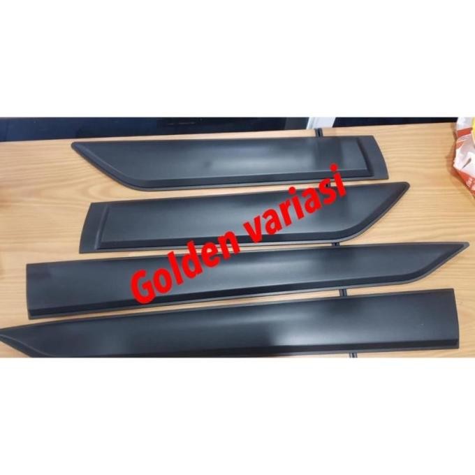 List Body / Side Moulding Pintu Samping Innova Zenix