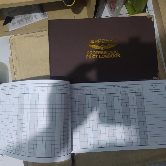 

[[ DOBY / LOGBOOK PILOT BEST SELLER