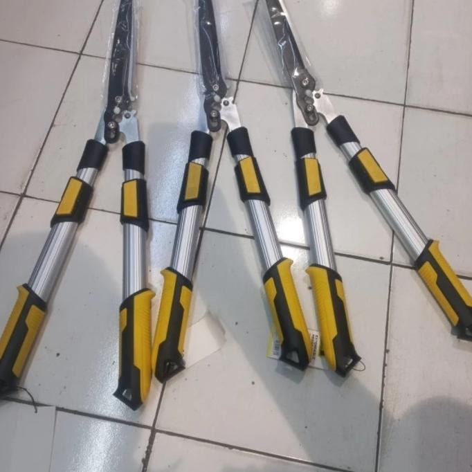 Terlaris Krisbow Gunting Tanaman Gunting Rumput 67 Cm Gagang Aluminium