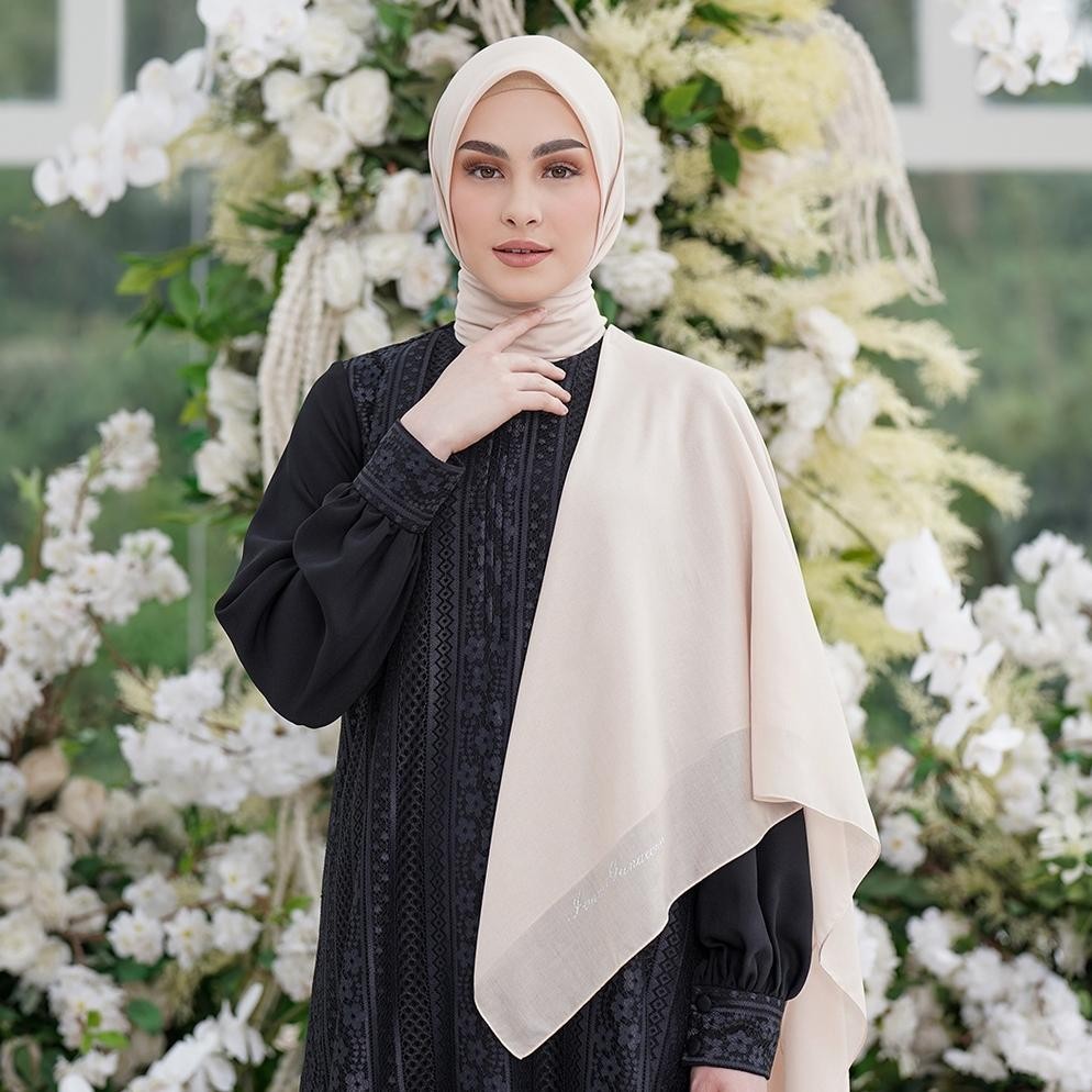 SEMPOL MANDJHA Essential Ivory 110 Scarf By IVAN GUNAWAN - Jilbab Hijab Segi Empat Polos ORIGINAL MA