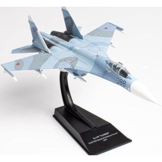 Diecast Pesawat Tempur Sukhoi Su-27P Flanker 1/100 By Italeri