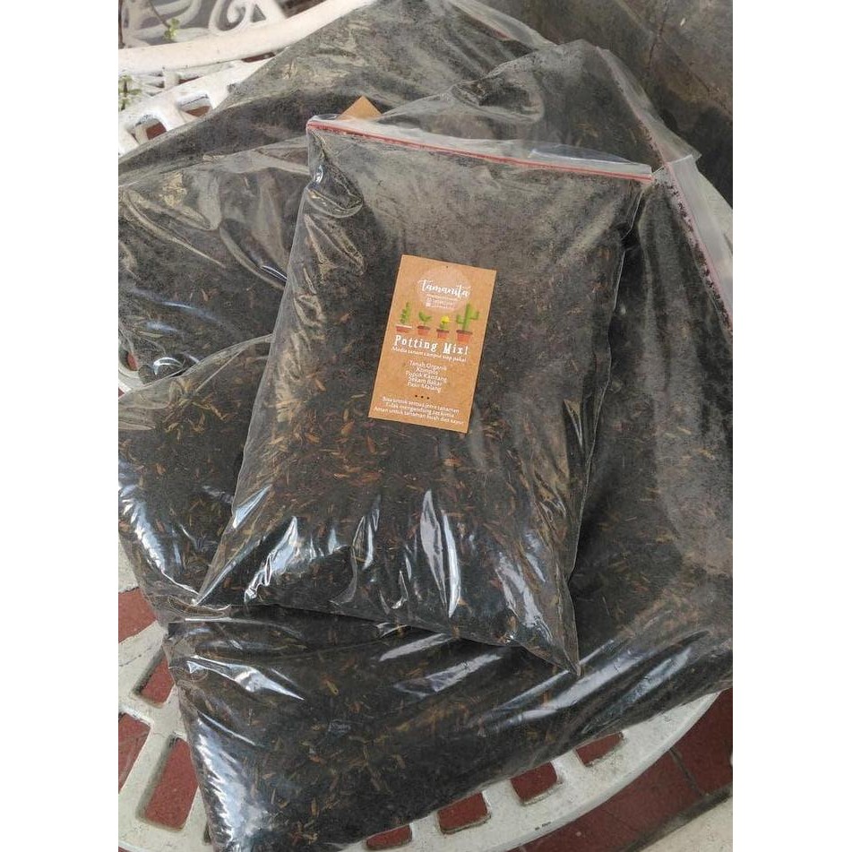 

Terlaris Media Tanam Paket 7Kg Tanah / Pupuk Kandang / Sekam Bakar / Kompos