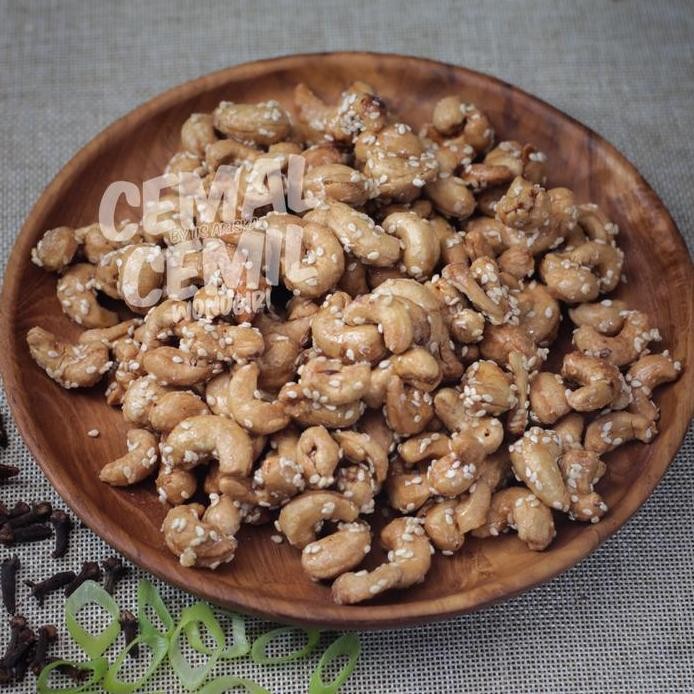 

Terlaris [500 Gram Wijen Madu] Kacang Mete/Mede/Cashew Balur Madu Wijen