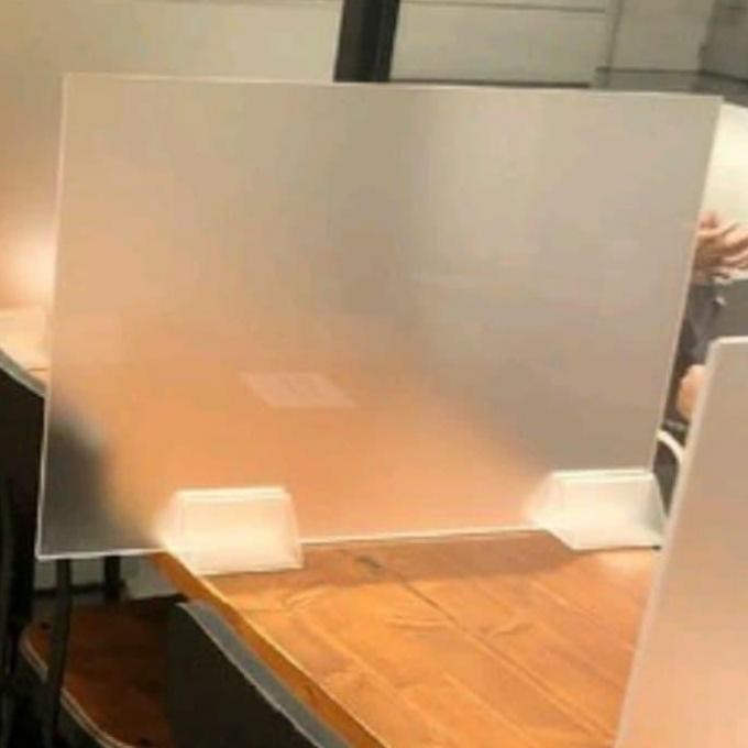 

NEW AKRILIK PARTISI / PEMBATAS MEJA ACRYLIC DOFF Kaki Segitiga