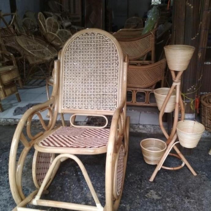 Kursi Goyang Rotan Orang Dewasa / Kursi Goyang Santai Co