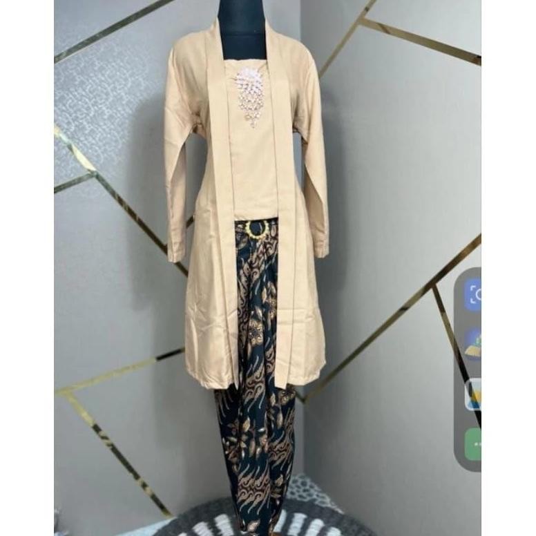 YZ Zahrah Gallery - Kebaya Tunik Kutubaru Modern//Kebaya Modern Tunik