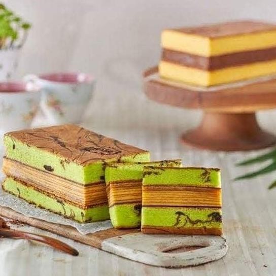 

HIW [2in1] Kue Lapis Surabaya/Spikoe Lapis Legit Pandan Batik Premium