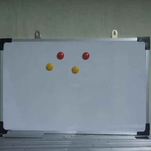 

SPIROS WHITE BOARD MAGNET UK. 80X120 CM