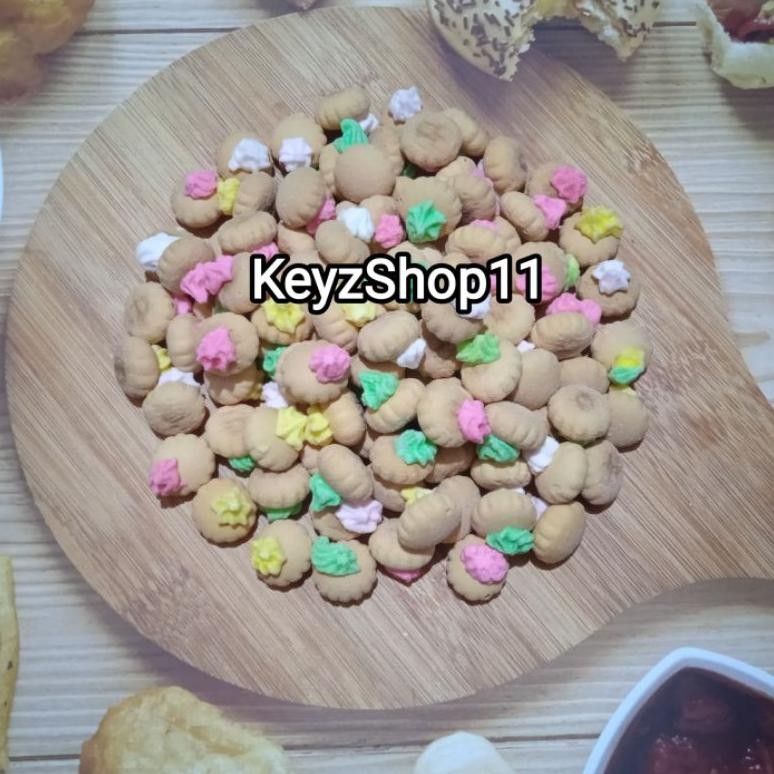 

Uk-12 Yui-7 Cemilan Jadul Kue Kancing Gemrose Biskuit Monas Original