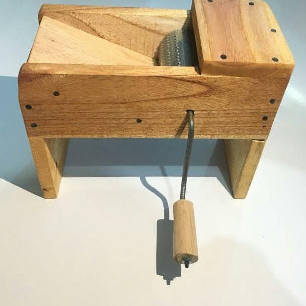 NEW Parutan Kelapa Duduk