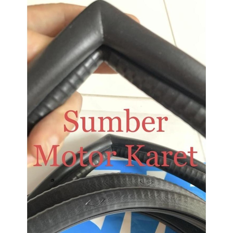 . Karet Body Pintu Mobil BMW E30/ BMW M40