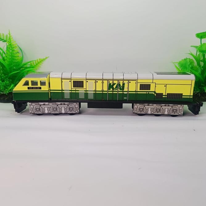 MINIATUR LOKOMOTIF CC 203 KUNING HIJAU
