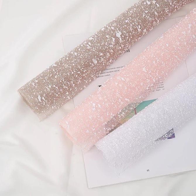 

KERTAS TILE SALJU UNTUK BUKET LEMBARAN / FLOWER WRAPPING SNOW KAIN TILLE PEMBUNGKUS BOUQUET BUNGA CELLOPHANE
