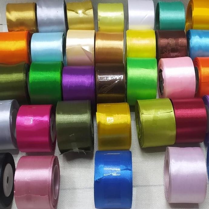 

ready pita satin ukuran 2 in atau 5 cm harga yang tercantum harga satu rol