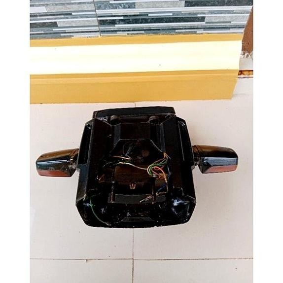 Sparepart dan Aksesoris kendaraan  Set batok lampu depan plus speedometer Honda GL Pro. Original. se