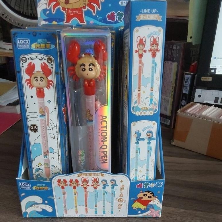

LDCX PEN CRAYON SHINCHAN SEAFOOD 49415 RANDOM [ORIGINAL LDCX]