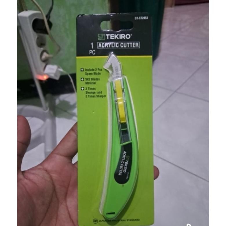 

Tekiro Pisau Acrylic 10mm / Cutter Acrylic 10mm / Pisau Akrilik Mika AST