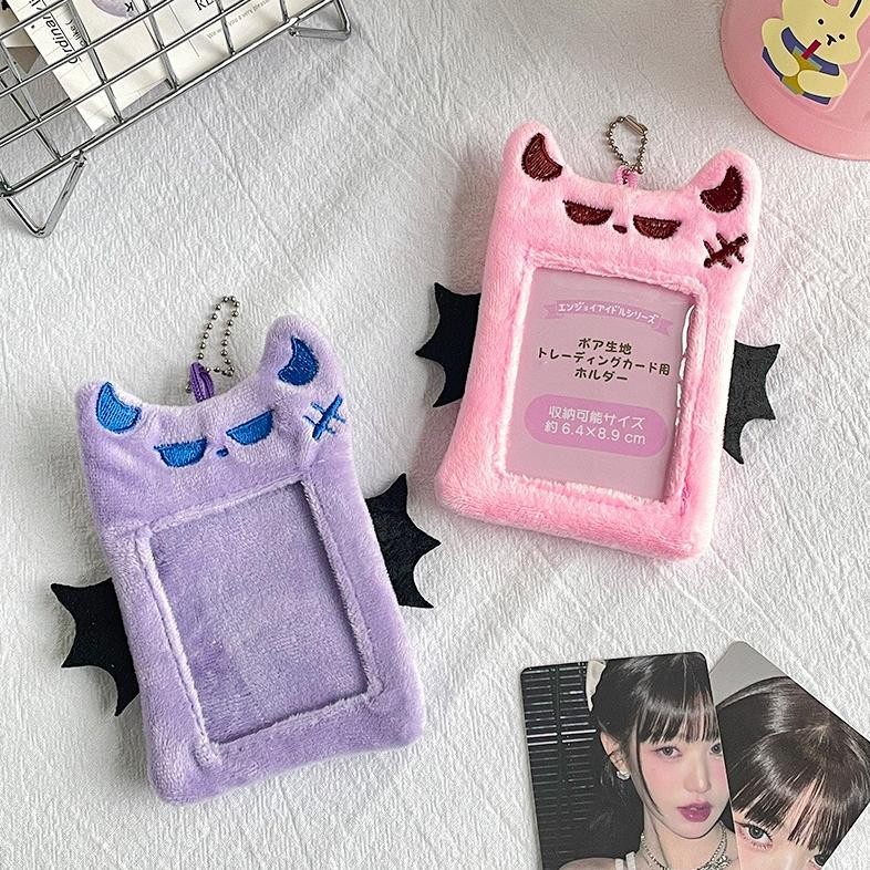 

Drozenb Devil Photocard Holder PC ID Card Kartu Demon Fluffy PC Holder Photocard Gantungan Card Motif Demon AST
