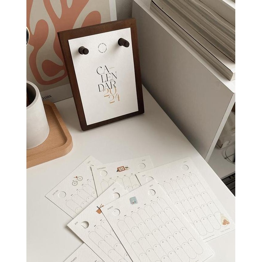 

Kalender 2025 Aesthetic Meja / Kalender 2025 / Calendar / Kalender Meja / Kalender 2025 Meja / Wooden Desk Calendar Co