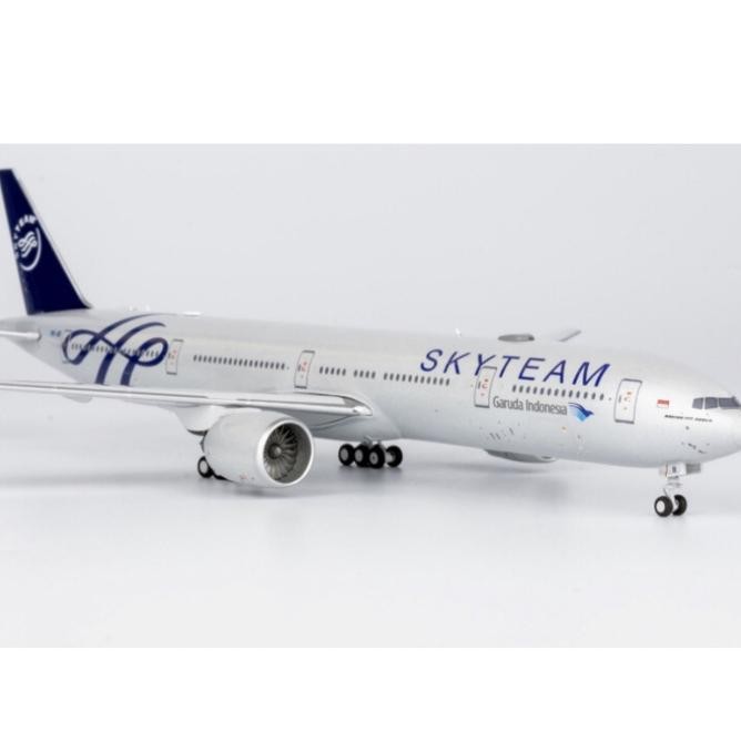 Diecast Pesawat Garuda Indonesia Boeing 777-300Er Pk-Gii Skyteam 1/400 By Ng Model
