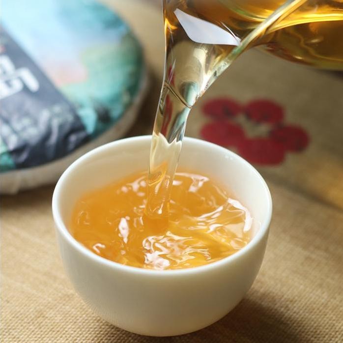 

Puerh Raw Tea Iceland Yunnan Mengku Ancient Tree 100 Gr Maison Auratea