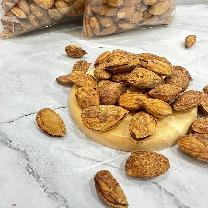 

Kacang Almond Susu Dan Kacang Pistachios Premium Food Snacks Cemilan Camilan